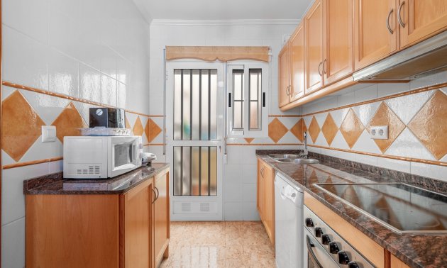 Resale - Villa -
Guardamar del Segura - El Raso