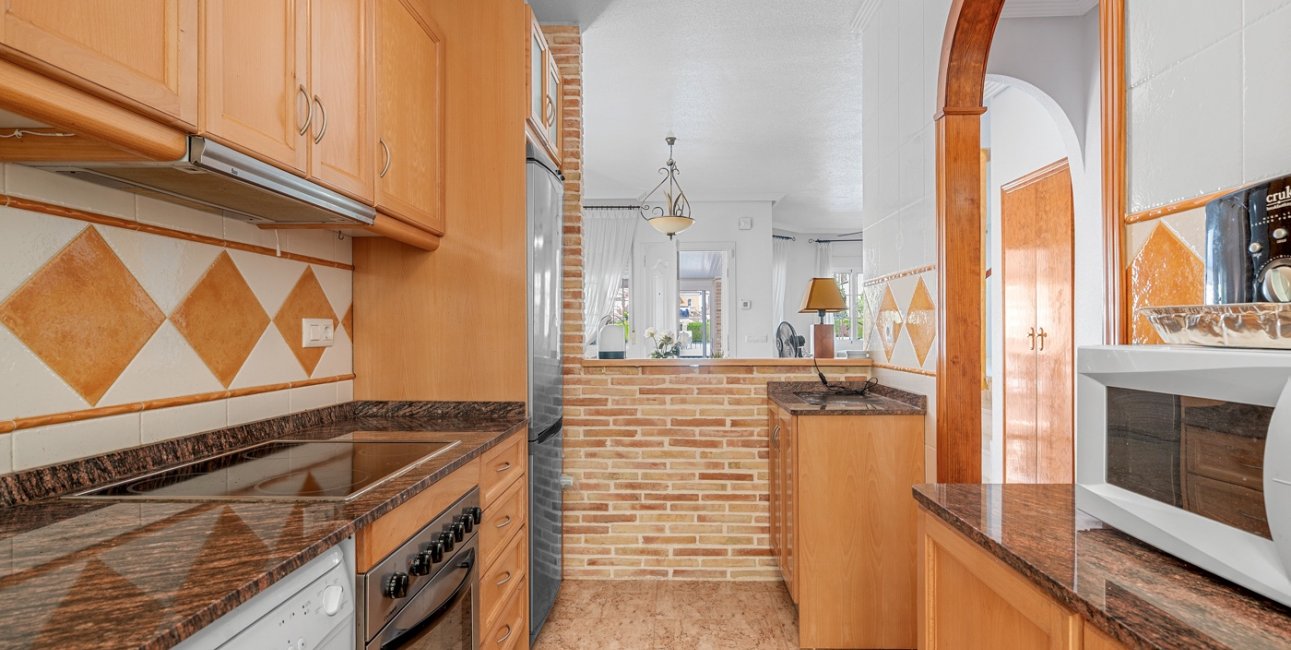 Resale - Villa -
Guardamar del Segura - El Raso