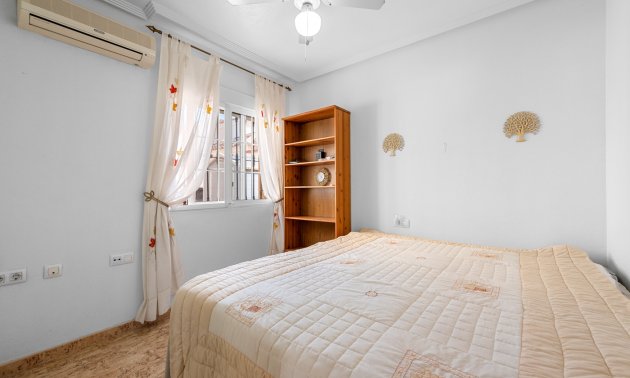 Resale - Villa -
Guardamar del Segura - El Raso