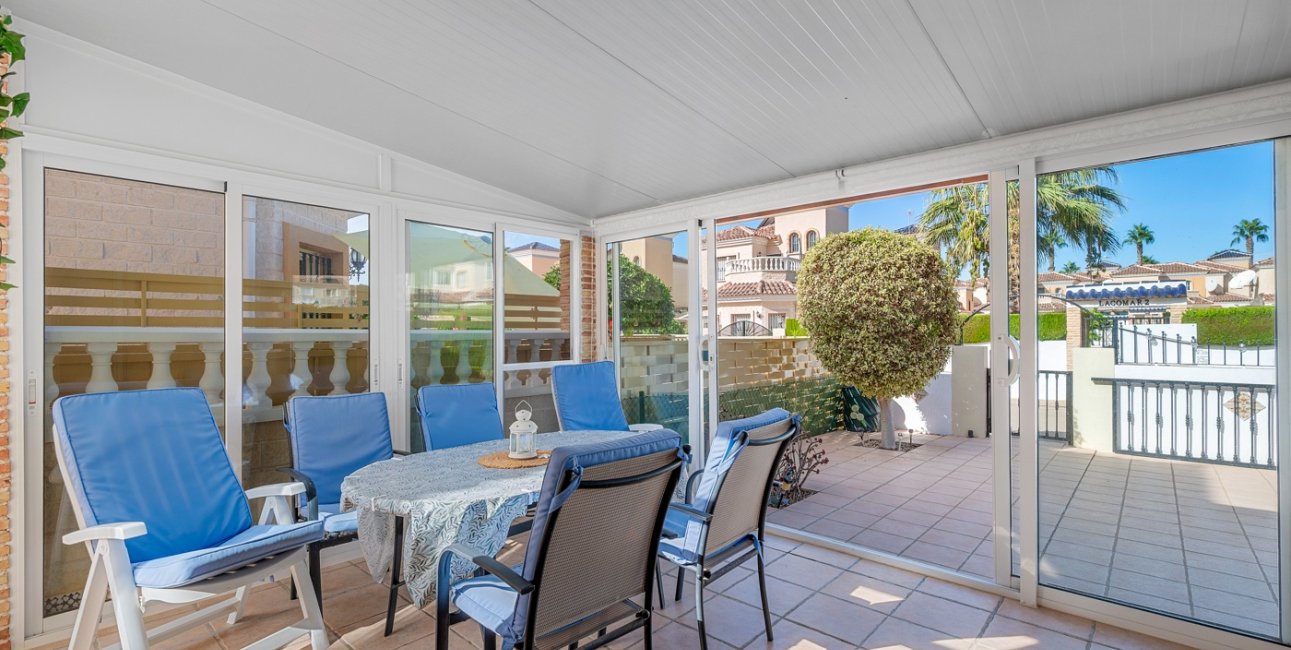 Resale - Villa -
Guardamar del Segura - El Raso