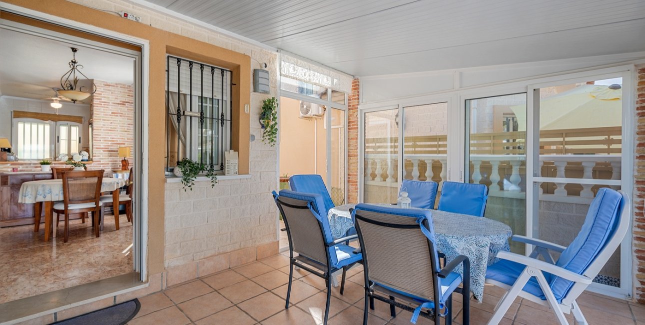 Resale - Villa -
Guardamar del Segura - El Raso