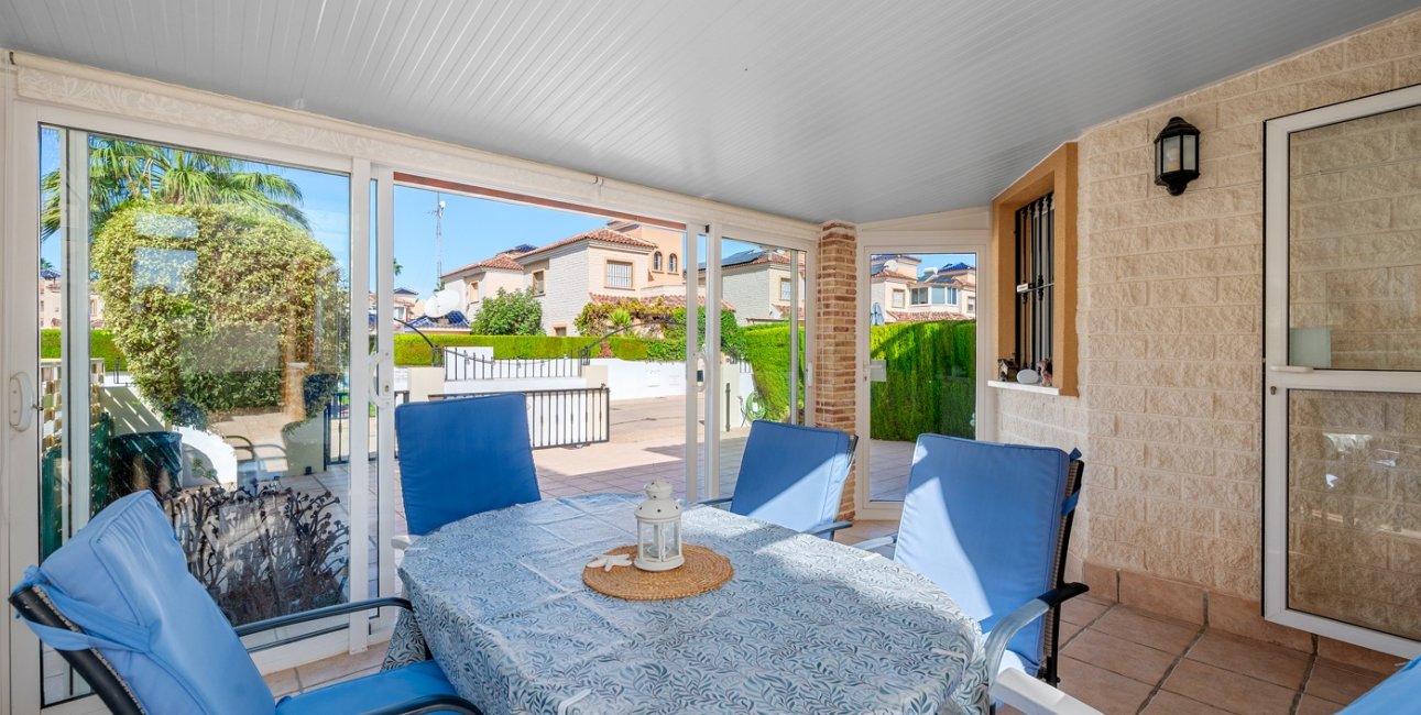 Resale - Villa -
Guardamar del Segura - El Raso