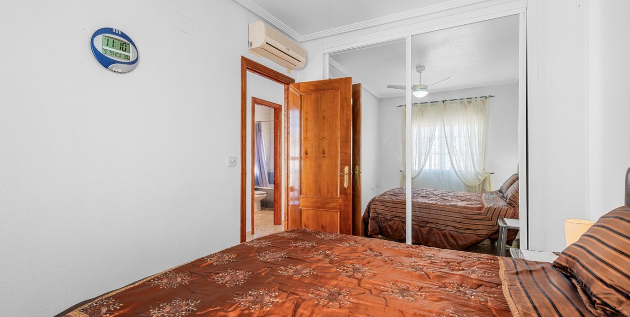 Resale - Villa -
Guardamar del Segura - El Raso