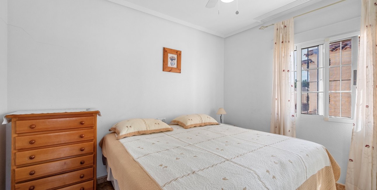 Resale - Villa -
Guardamar del Segura - El Raso