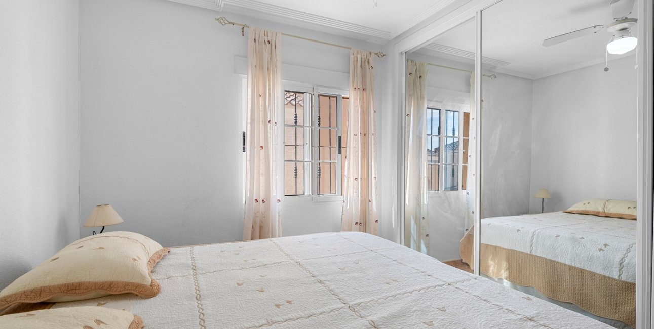 Resale - Villa -
Guardamar del Segura - El Raso