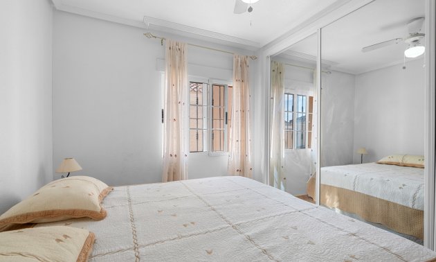 Resale - Villa -
Guardamar del Segura - El Raso