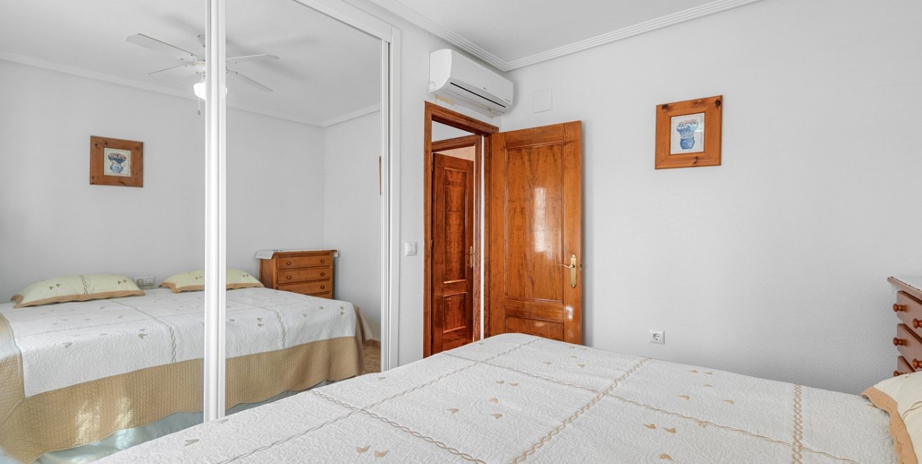 Resale - Villa -
Guardamar del Segura - El Raso