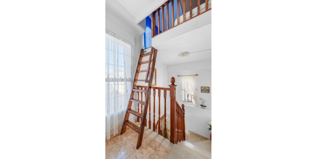 Resale - Villa -
Guardamar del Segura - El Raso