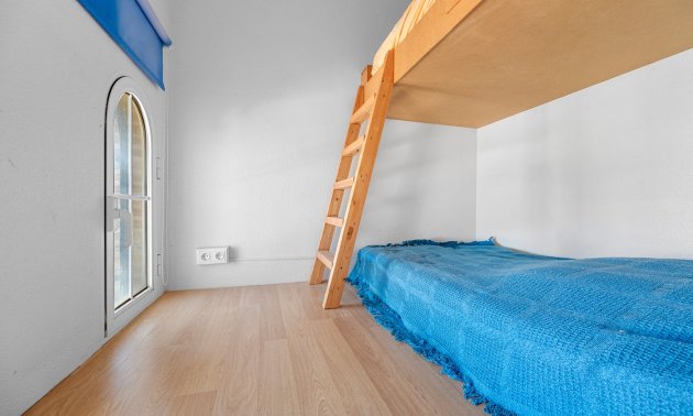 Resale - Villa -
Guardamar del Segura - El Raso