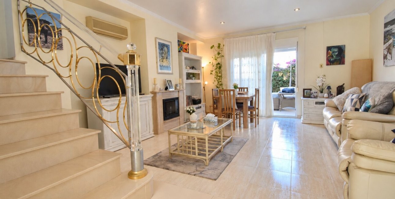 Resale - Townhouse -
Orihuela Costa - Los Altos