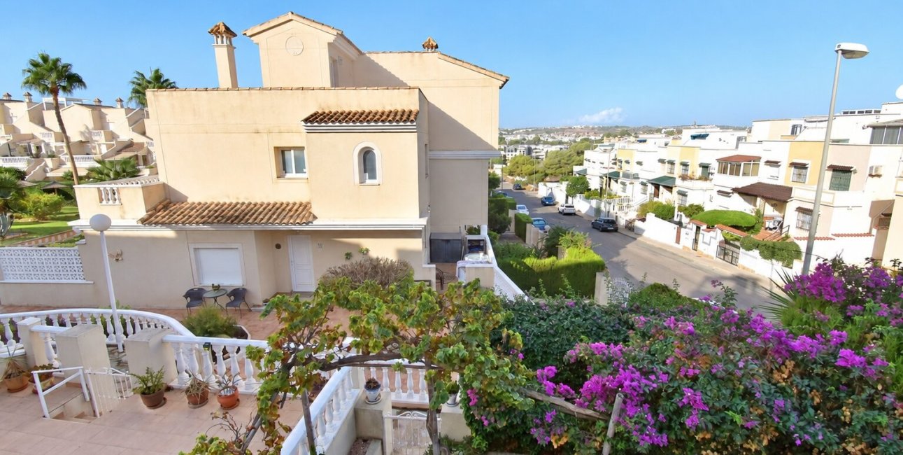 Resale - Townhouse -
Orihuela Costa - Los Altos
