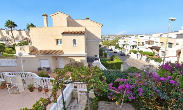 Resale - Townhouse -
Orihuela Costa - Los Altos