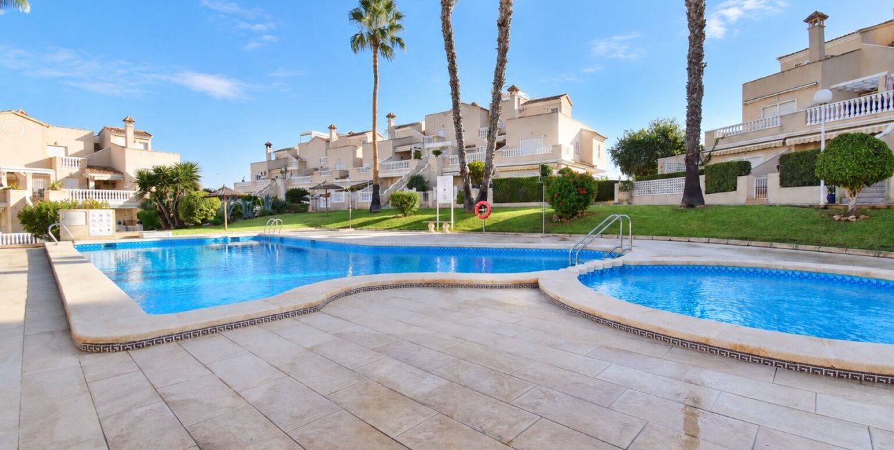 Resale - Townhouse -
Orihuela Costa - Los Altos