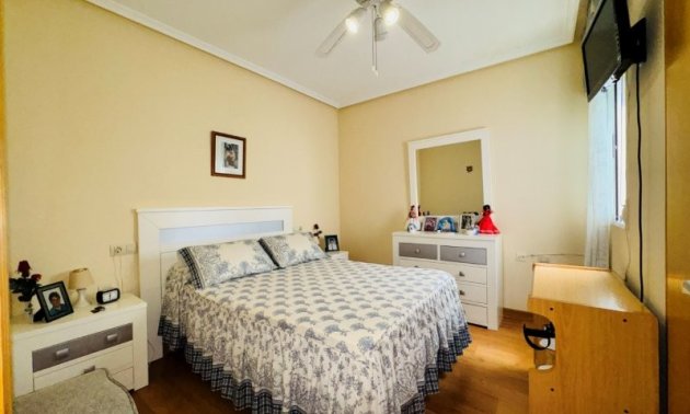 Resale - Apartment / flat -
Torrevieja - La Mata