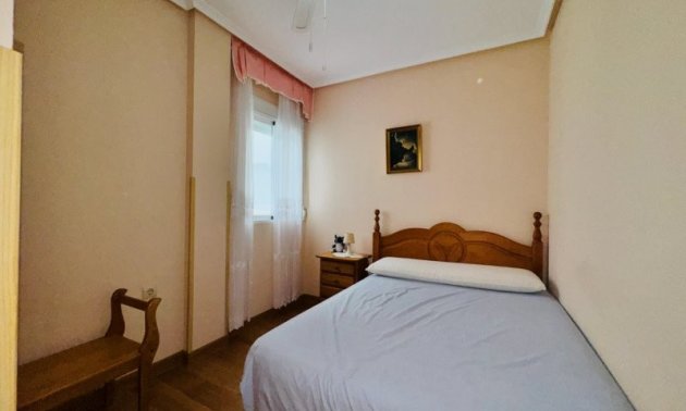 Resale - Apartment / flat -
Torrevieja - La Mata