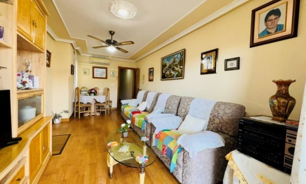 Resale - Apartment / flat -
Torrevieja - La Mata