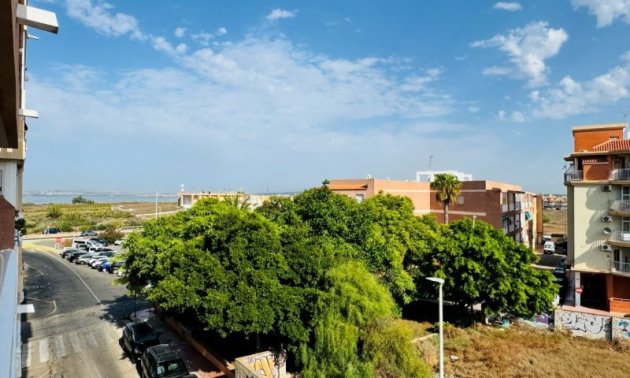 Resale - Apartment / flat -
Torrevieja - La Mata