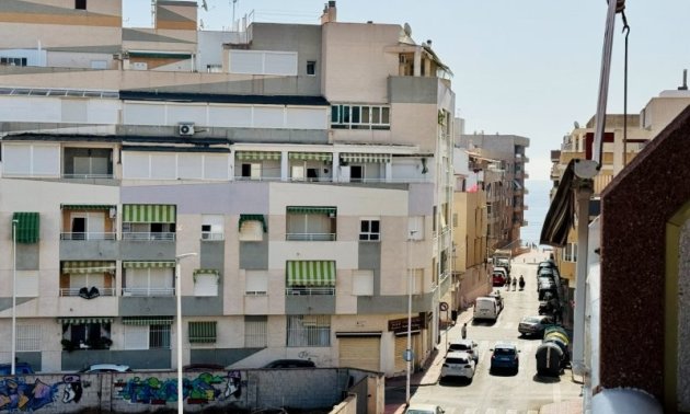 Resale - Apartment / flat -
Torrevieja - La Mata