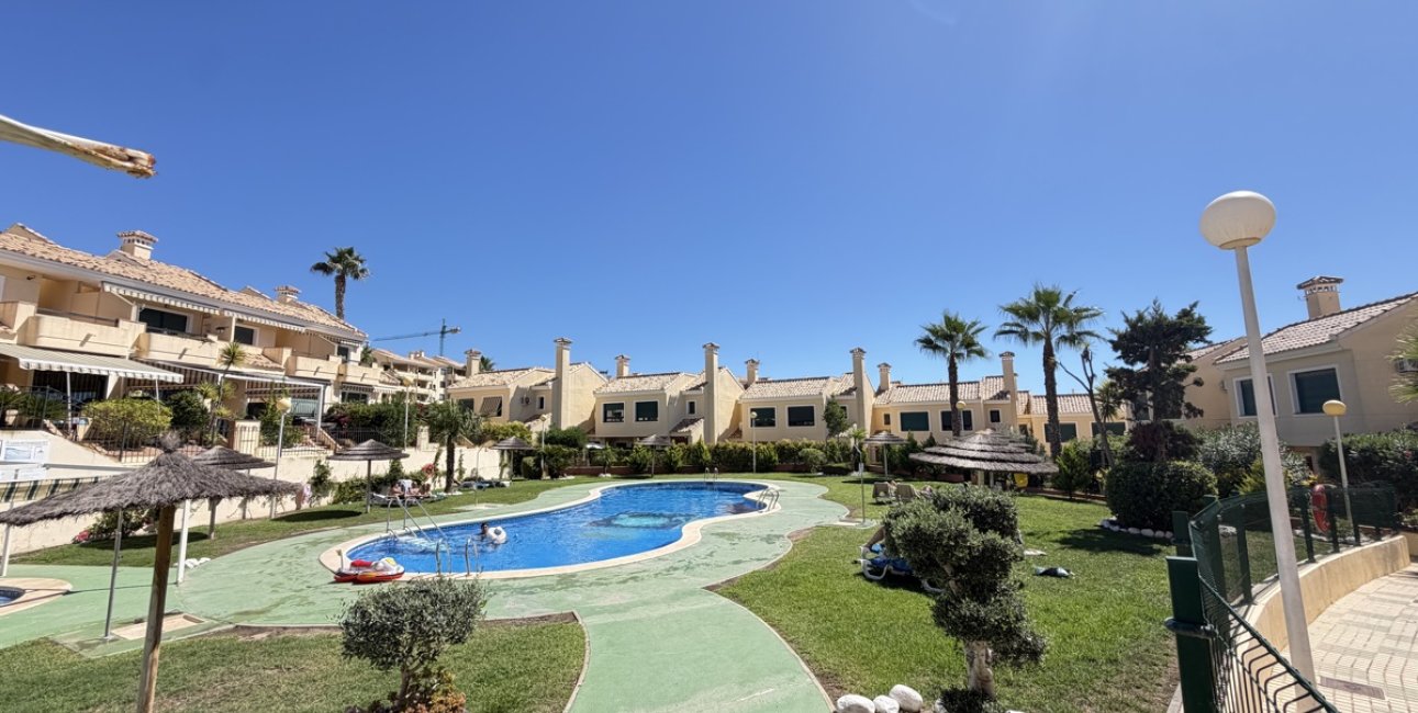 Resale - Townhouse -
Orihuela Costa - Lomas de Campoamor
