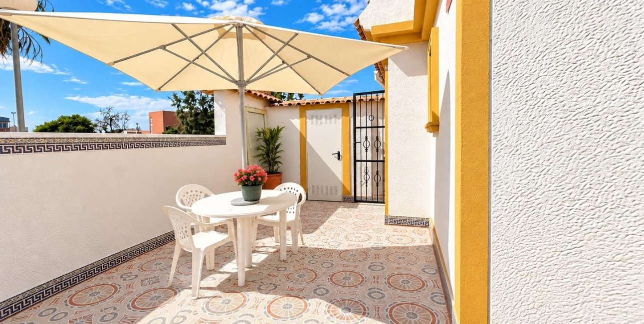 Resale - Townhouse -
Torrevieja - Torretas  - La Siesta - El Limonar