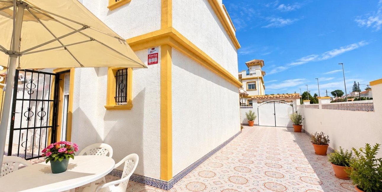 Resale - Townhouse -
Torrevieja - Torretas  - La Siesta - El Limonar