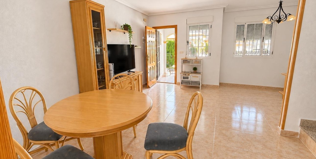Resale - Townhouse -
Torrevieja - Torretas  - La Siesta - El Limonar