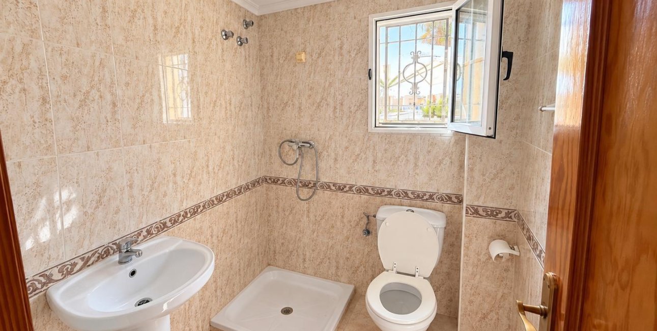 Resale - Townhouse -
Torrevieja - Torretas  - La Siesta - El Limonar