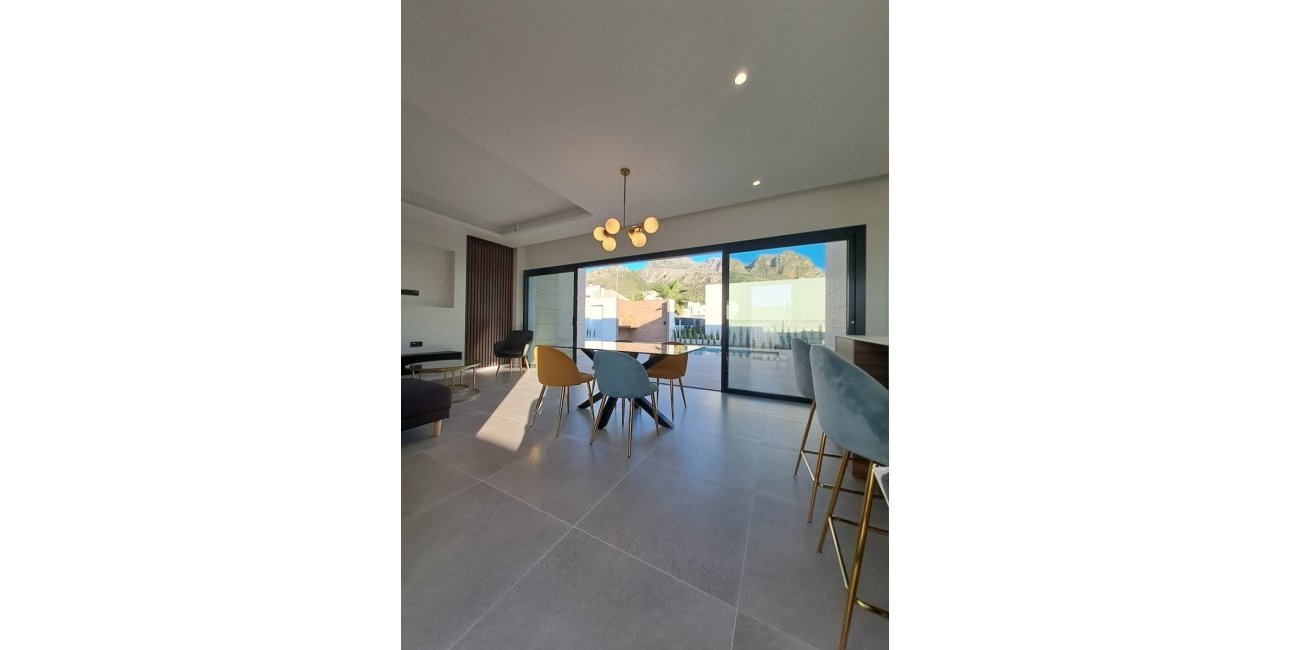 Reventa - Villa -
Polop - Urbanizaciones