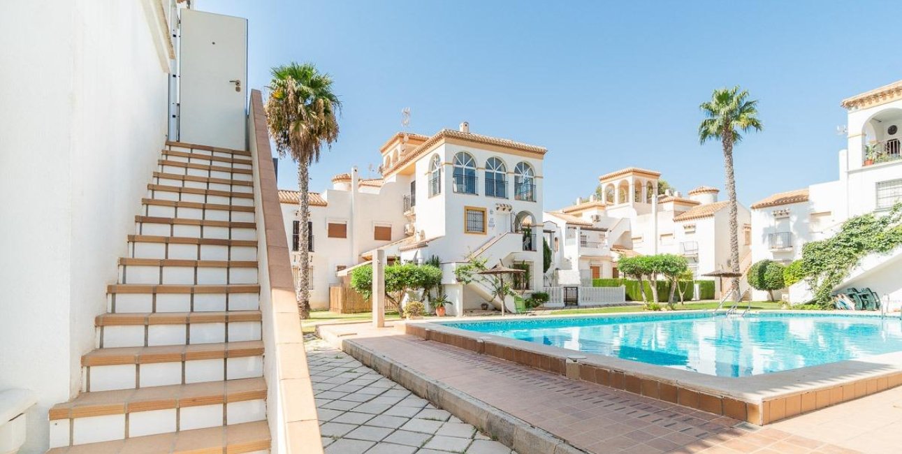 Resale - Duplex -
Orihuela Costa - Playa Flamenca