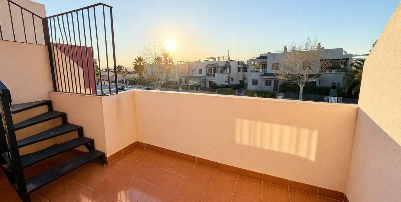 Reventa - Adosado -
Torrevieja - Aguas Nuevas