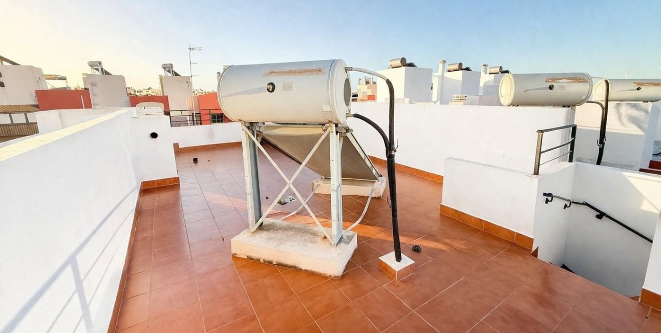 Reventa - Adosado -
Torrevieja - Aguas Nuevas