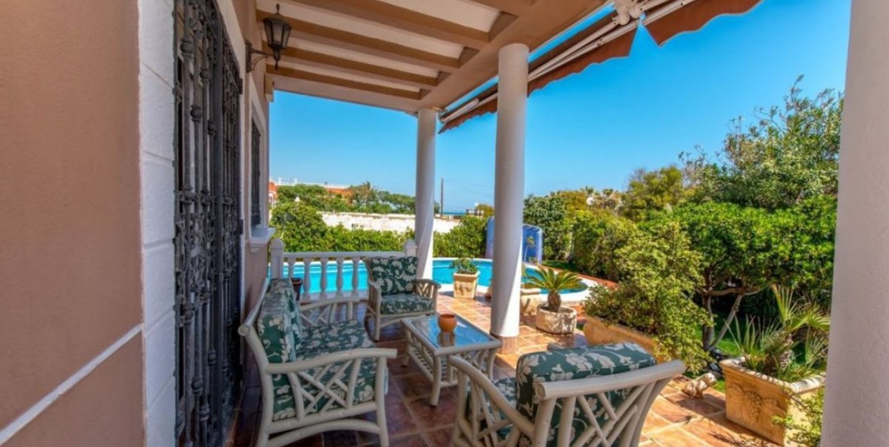 Resale - Villa -
Torrevieja - La Mata