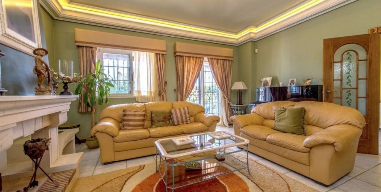 Resale - Villa -
Torrevieja - La Mata