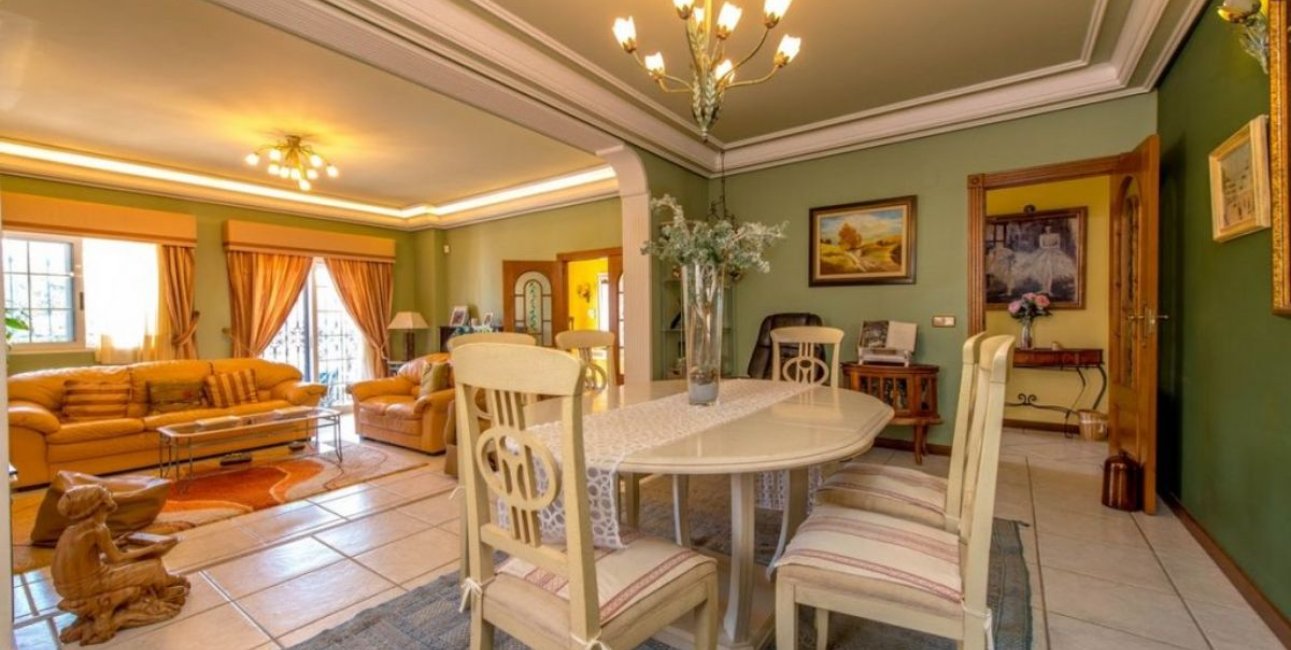 Resale - Villa -
Torrevieja - La Mata