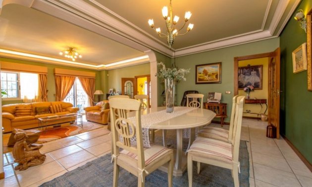Resale - Villa -
Torrevieja - La Mata