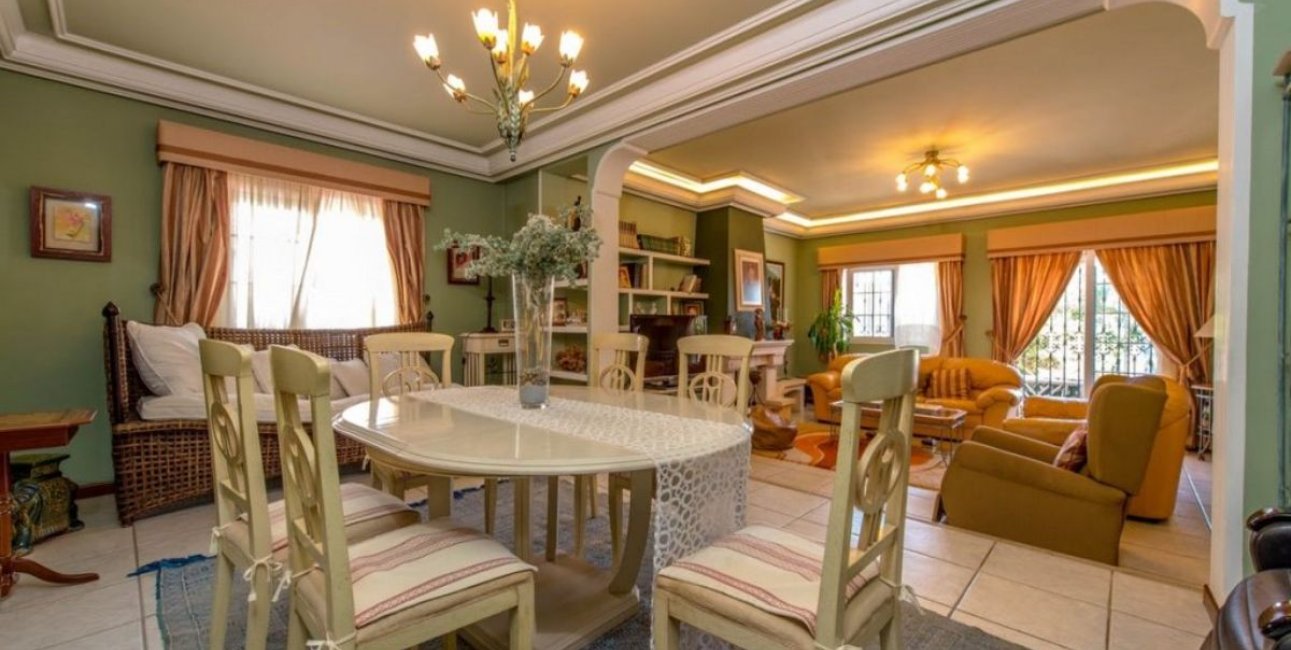 Resale - Villa -
Torrevieja - La Mata