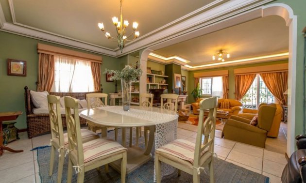Resale - Villa -
Torrevieja - La Mata
