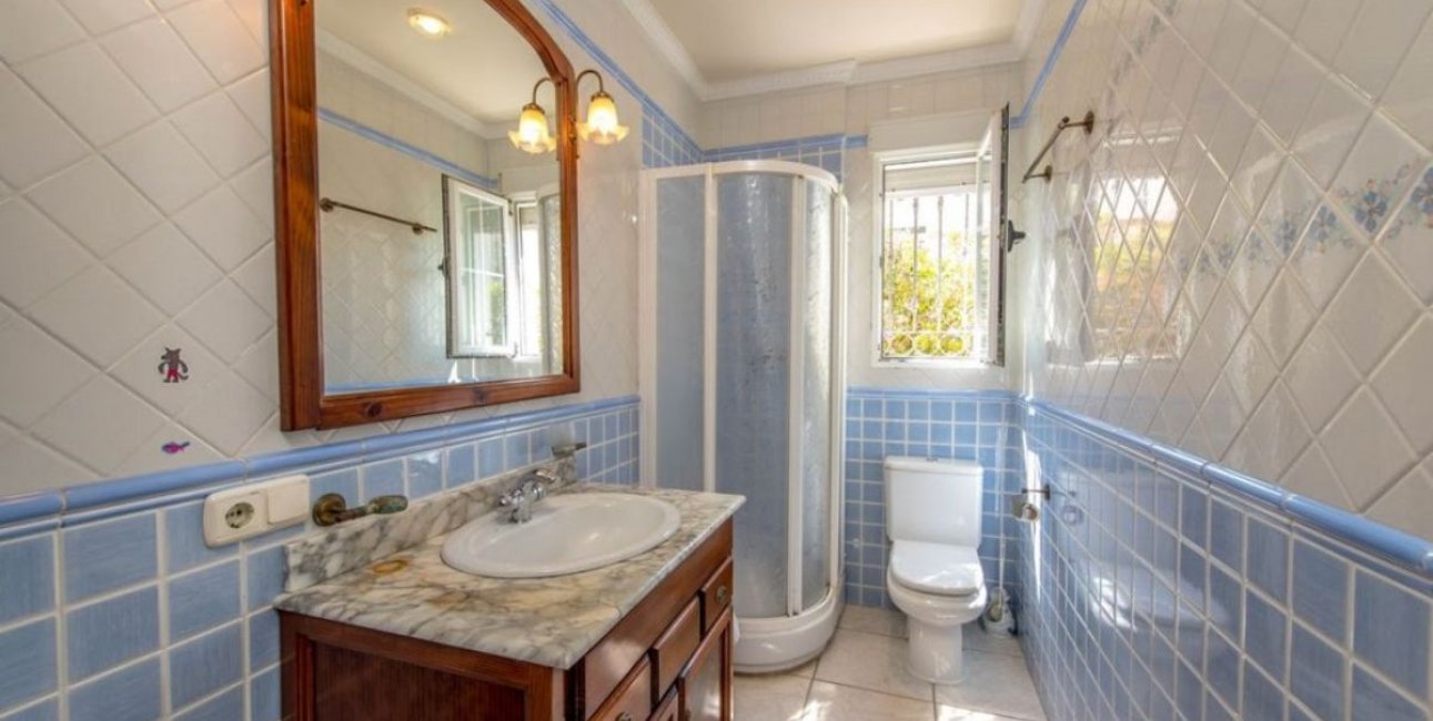 Resale - Villa -
Torrevieja - La Mata