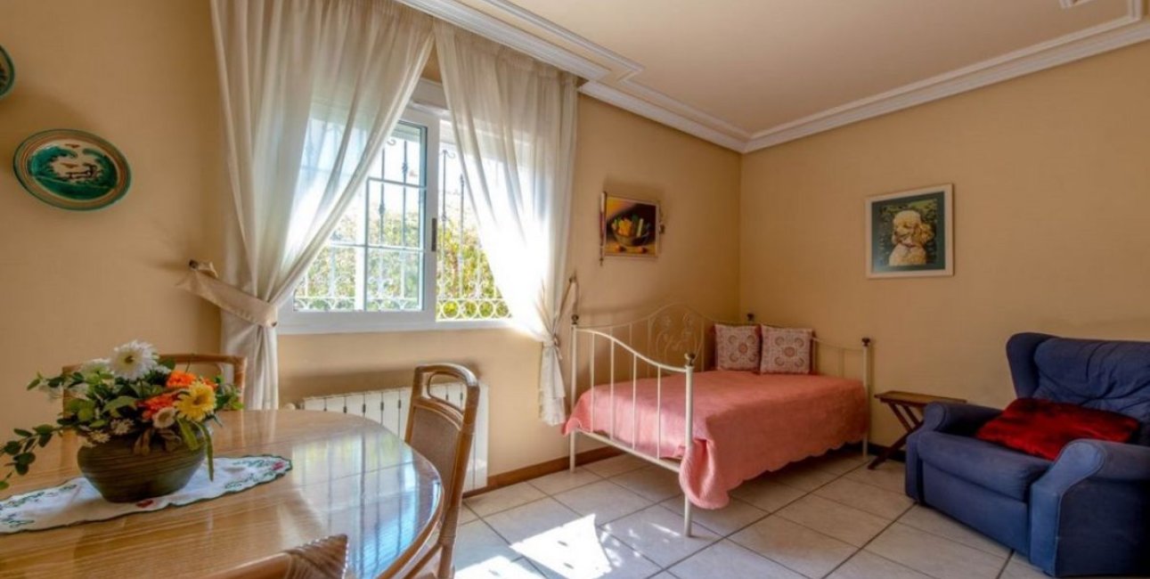 Resale - Villa -
Torrevieja - La Mata