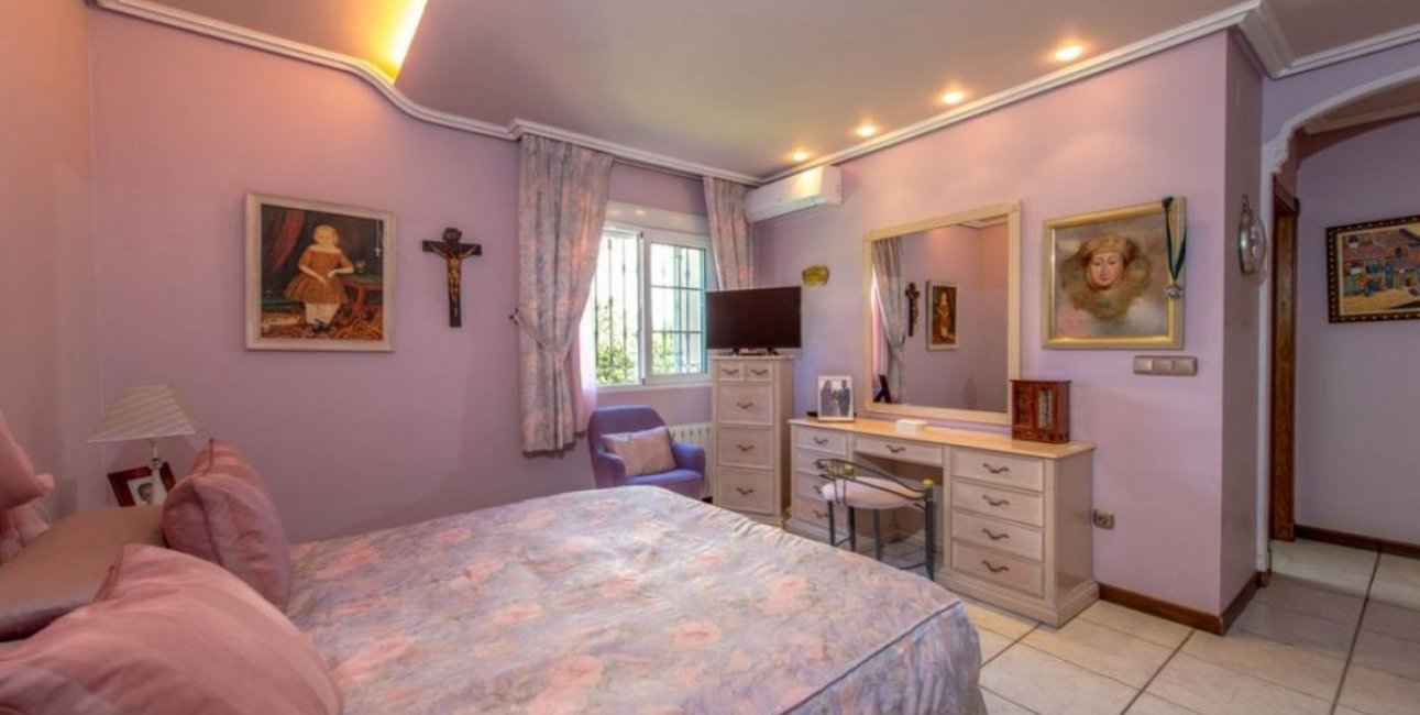 Resale - Villa -
Torrevieja - La Mata
