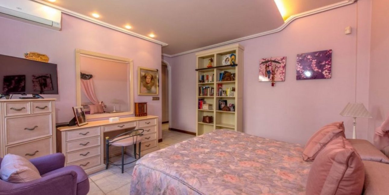 Resale - Villa -
Torrevieja - La Mata