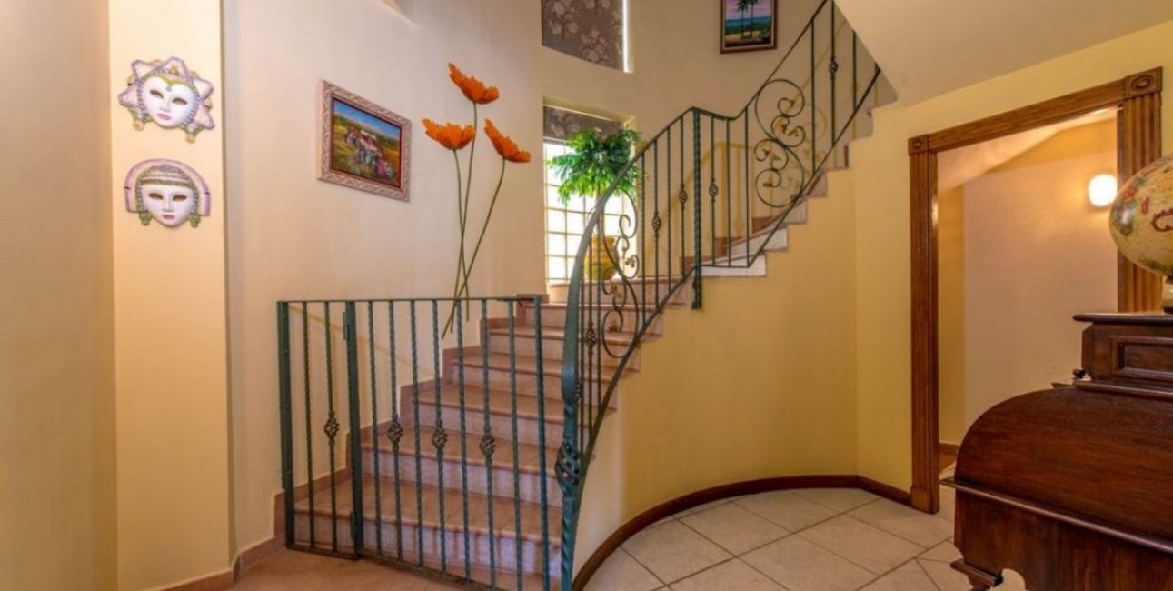 Resale - Villa -
Torrevieja - La Mata