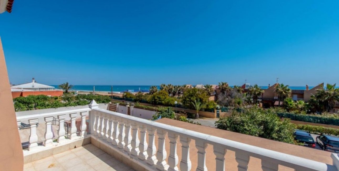Resale - Villa -
Torrevieja - La Mata