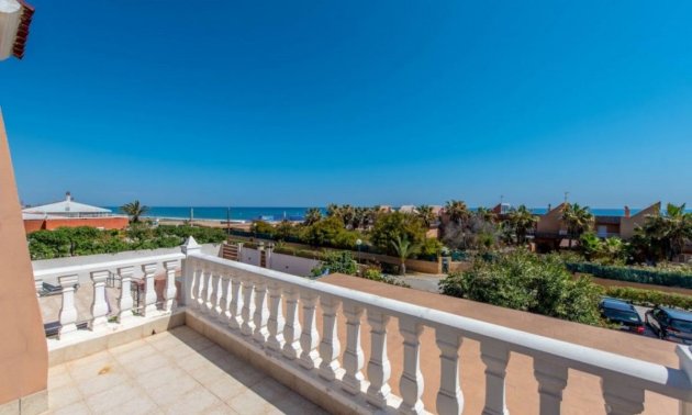 Resale - Villa -
Torrevieja - La Mata