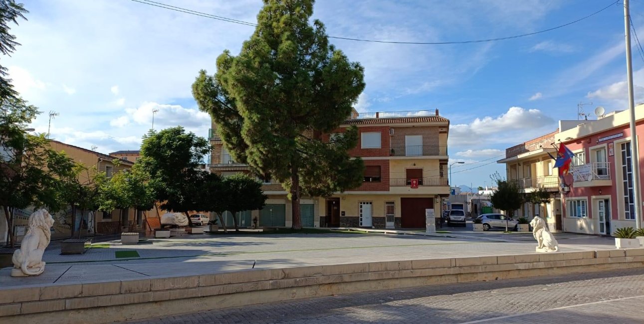 Resale - Local -
Benferri - PLAZA DE LA CONSTITUCION