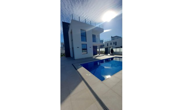 Resale - Villa -
Torrevieja - Los Balcones - Los Altos del Edén