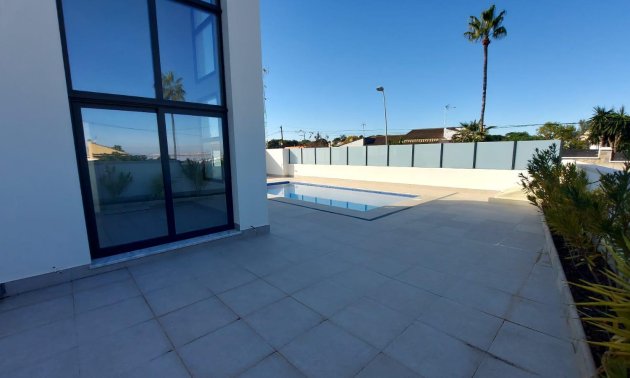 Resale - Villa -
Torrevieja - Los Balcones - Los Altos del Edén