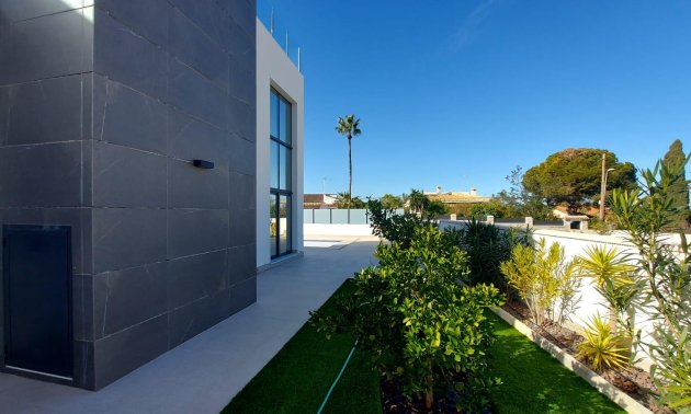 Resale - Villa -
Torrevieja - Los Balcones - Los Altos del Edén