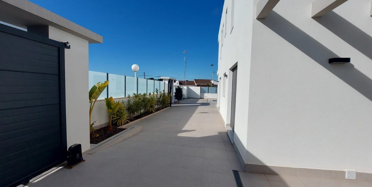 Resale - Villa -
Torrevieja - Los Balcones - Los Altos del Edén