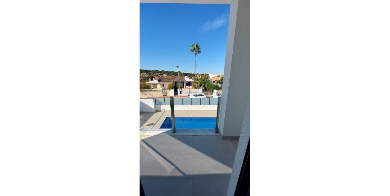Resale - Villa -
Torrevieja - Los Balcones - Los Altos del Edén